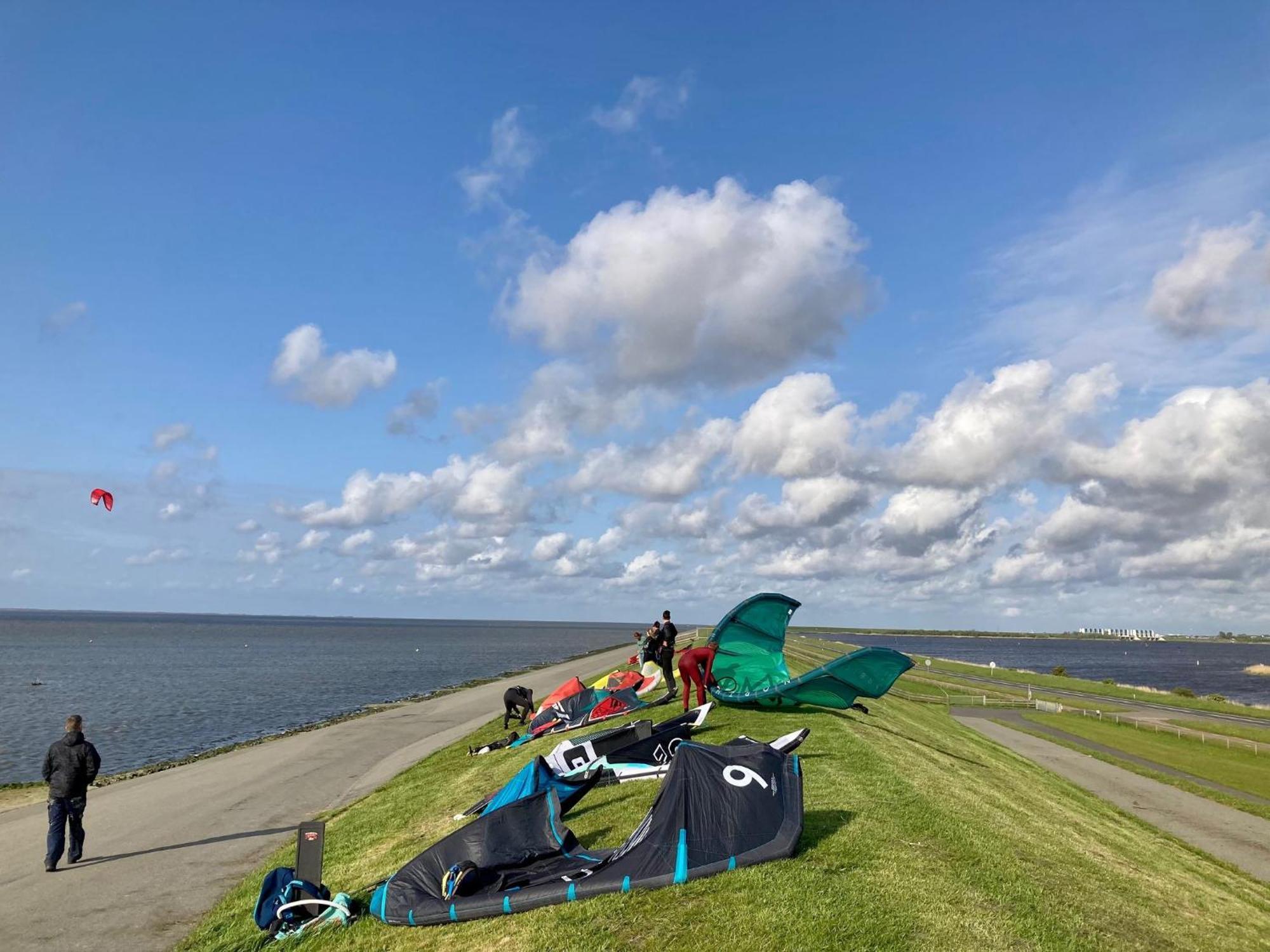 4 Pers Holiday Home Hilla With Winter Garden In Front Of The Dike Directly On The Lauwersmeer Anjum Dış mekan fotoğraf
